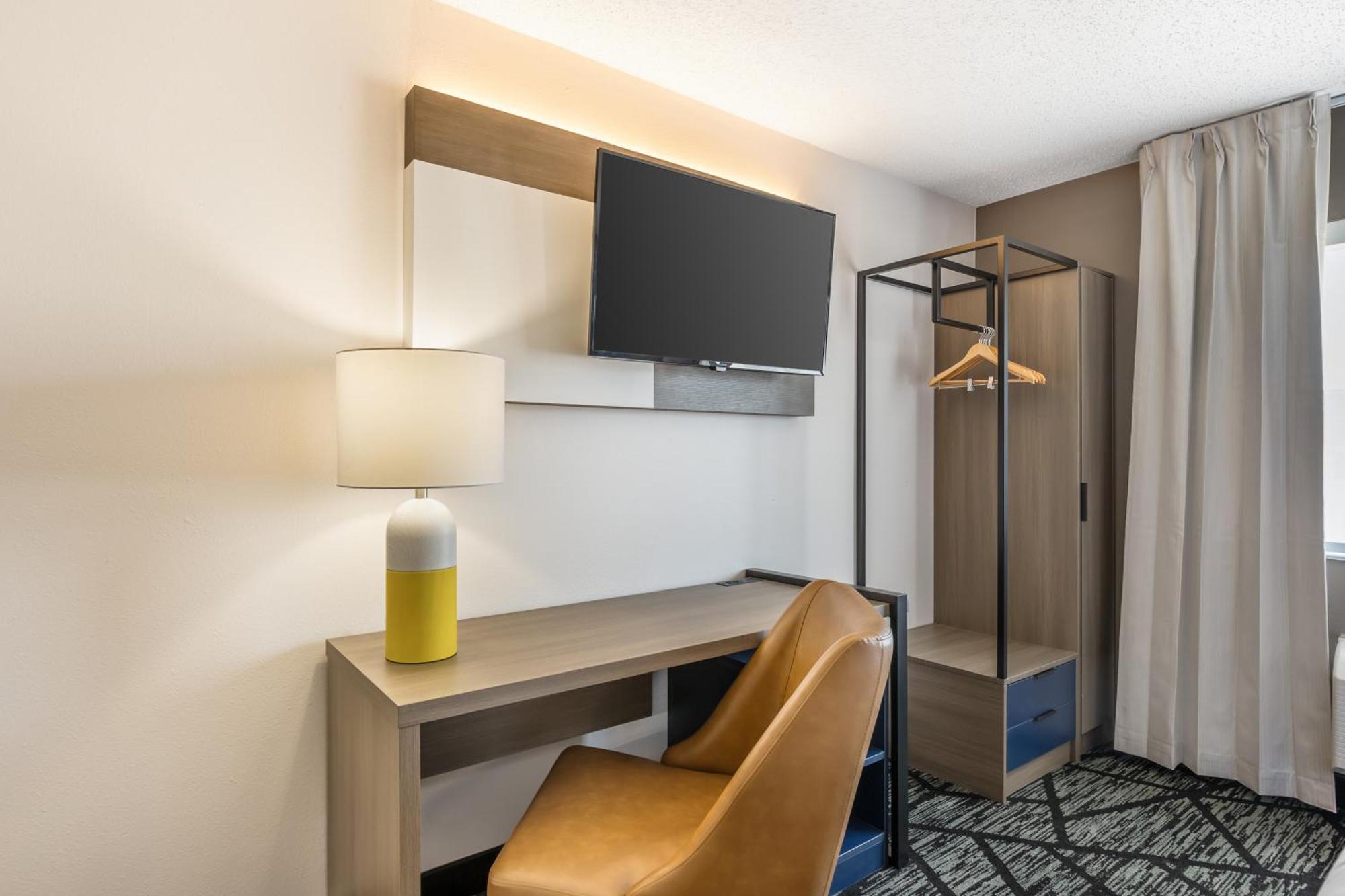 Comfort Inn Davenport East - Bettendorf Давенпорт Экстерьер фото